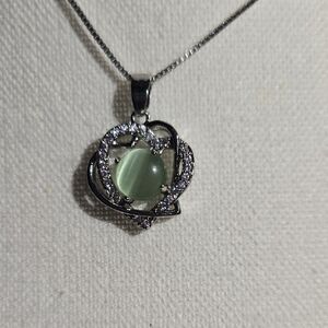 🎄Elegant Diamond Heart Pendant Necklace with Green Gemstone